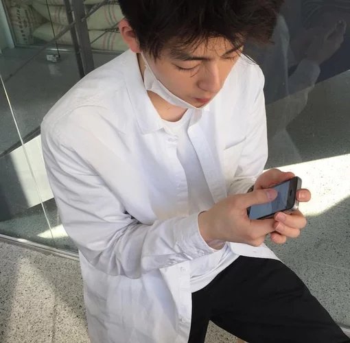满凡影中