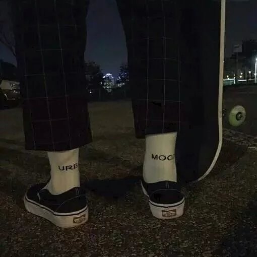 戚黛炎群