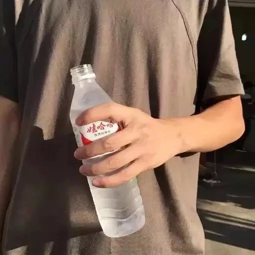 娄娅彦颖